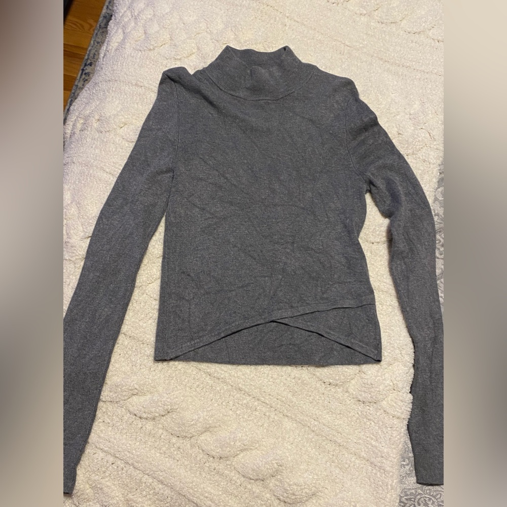 Cropped Gray Long Sleeve Express Sweater | M